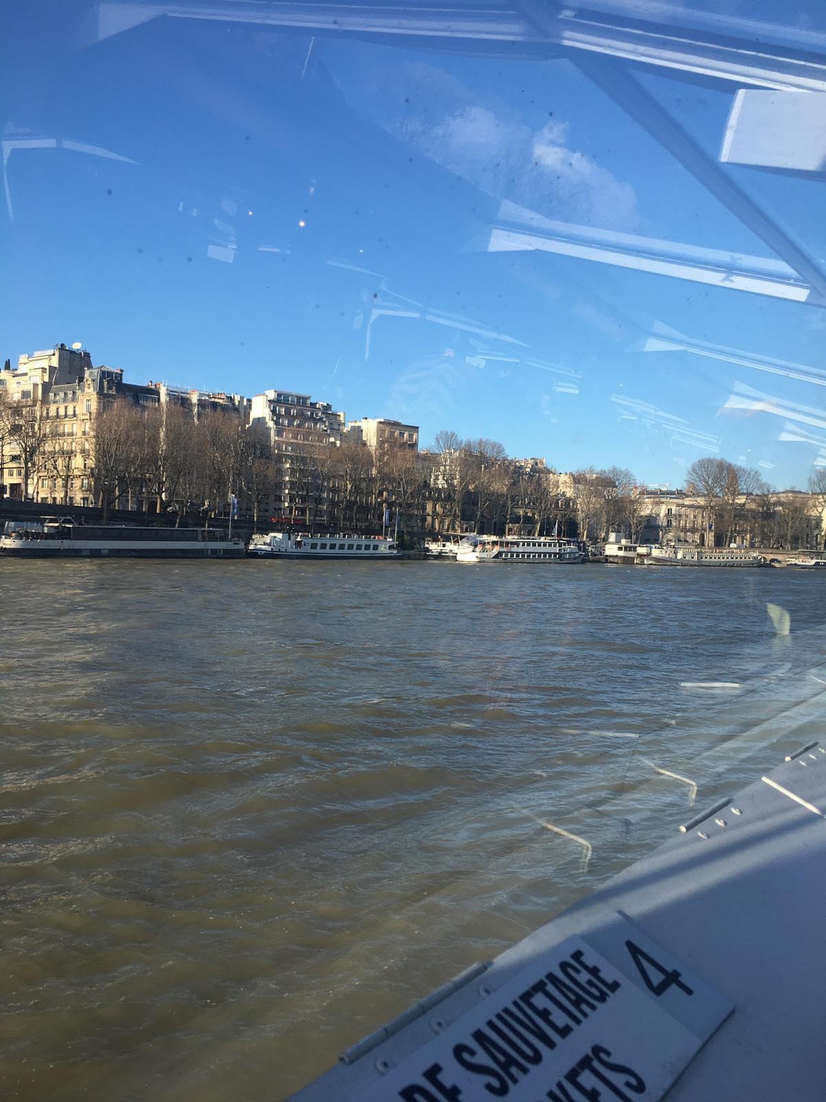 Visite de Paris en bateau-mouche !